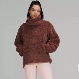 Lululemon Athletica Sherpa pullover sweater size 6
